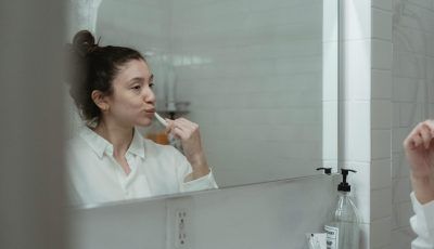 Cepillarse los dientes «antes de dormir»